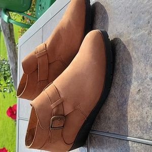 Womens Clark's Suede Ankle Boot, 8-1/2